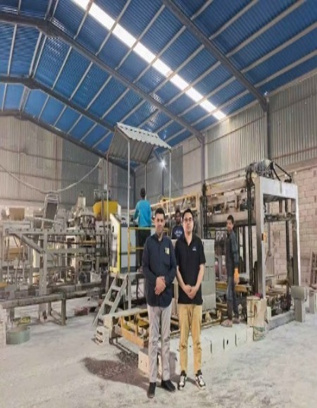 La machine à briques Yixin HD15-15 aide un client libyen à écrire un nouveau chapitre de son développement.